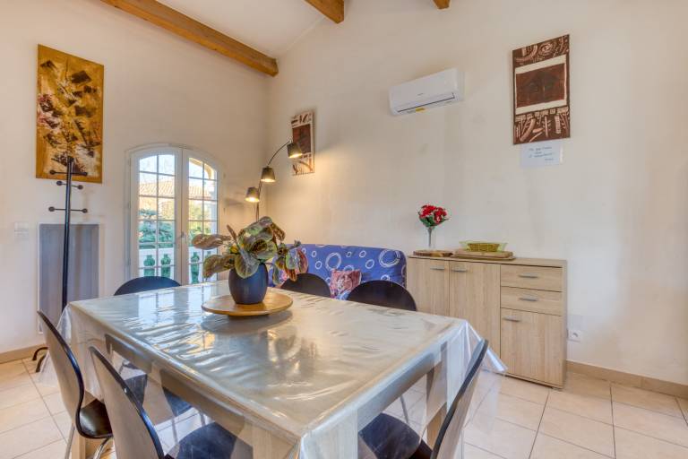 Apartment with terrace, pool & barbecue — photo 4