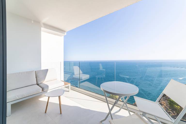Apartment 'Los Acantilados' with Sea View, Shared Pool and Wi-Fi — photo 2