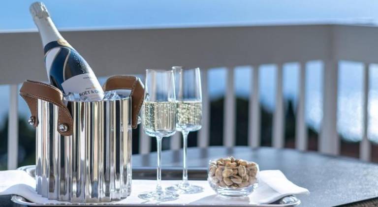 Luxury Top Floor Sea View Downtown Cap d'Ail — photo 5