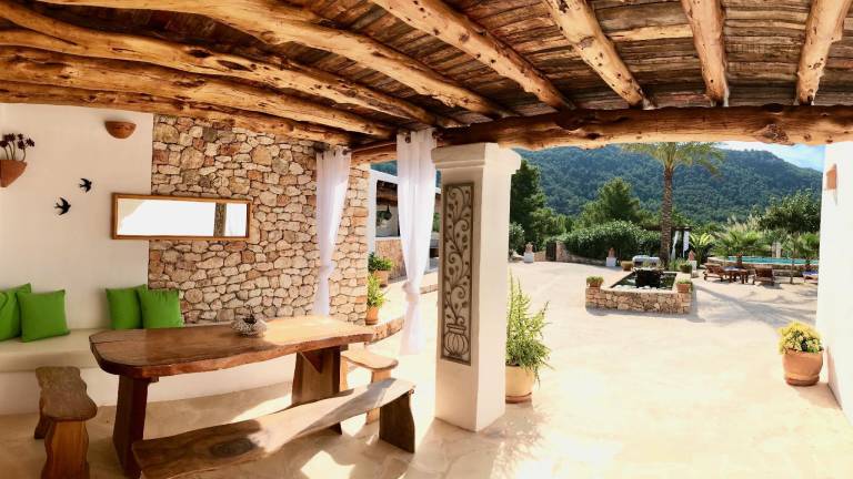 Villa with grill, pool & garden — photo 4