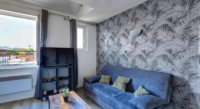 Holiday apartment with 1 room for 5 persons in Bagnolet