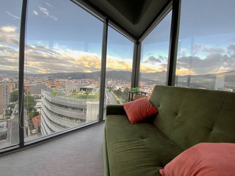 Bright Luxurious Flat with Stunning View