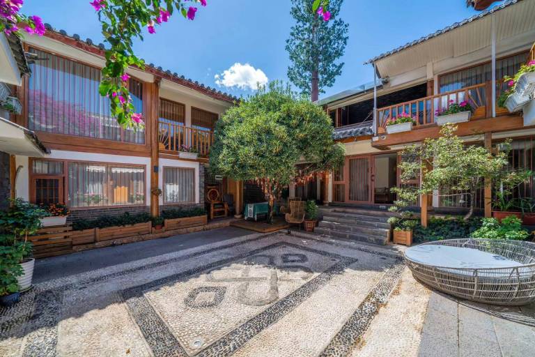 Guesam Cloud Light Tibet Culture Inn — photo 5