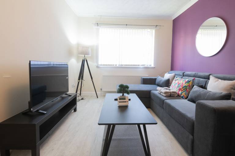 Apartment Paisley