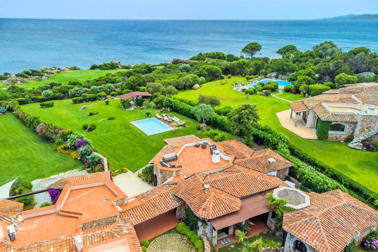 Villa with private pool, yard & BBQ | Sea view — photo 2