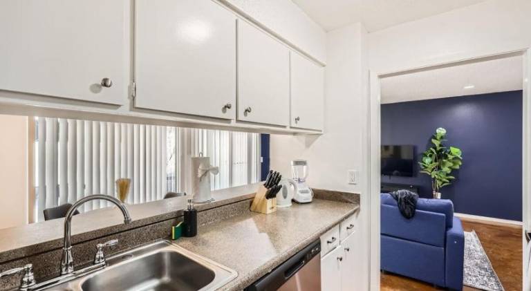 Rental apartment with pool — photo 5