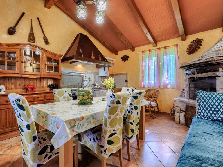 Vacation home with grill, private pool & terrace — photo 2