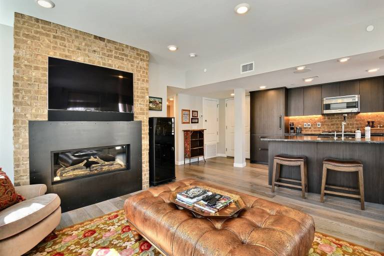 Stay Amidst Main Street Park City; Skiing, Shopping, dining and nightlife Right Out Your Front Door! — photo 2