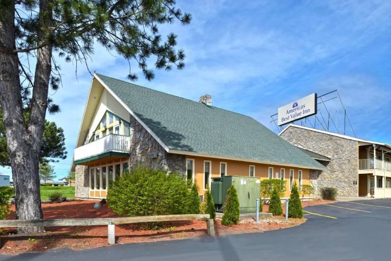 Americas Best Value Inn Plattsburgh — photo 5