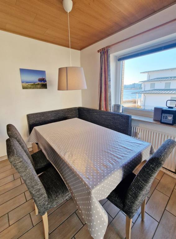 Diese geräumige und freundlich eingerichtete Wohnung der 1. Etage ist gut für eine 5-köpfige Familie geeignet. — photo 4