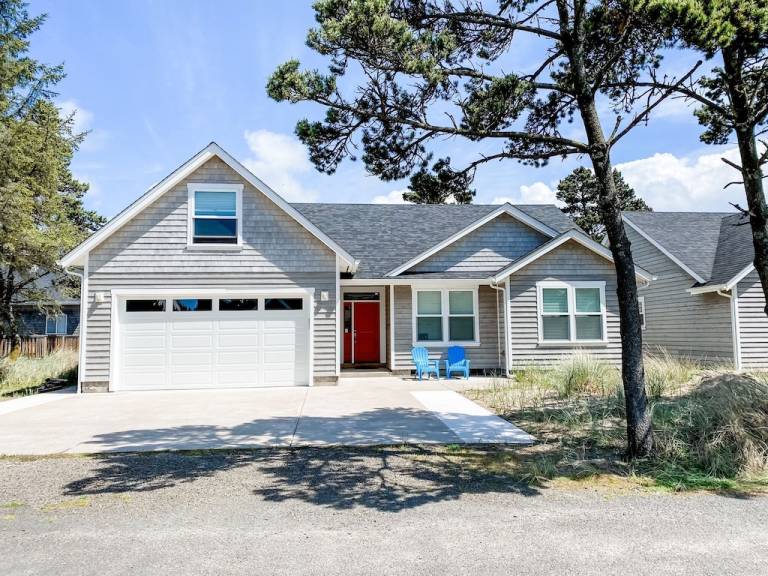 House Pacific City