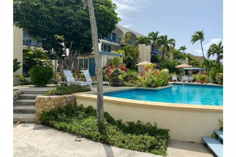 Condo Orange Grove (East)