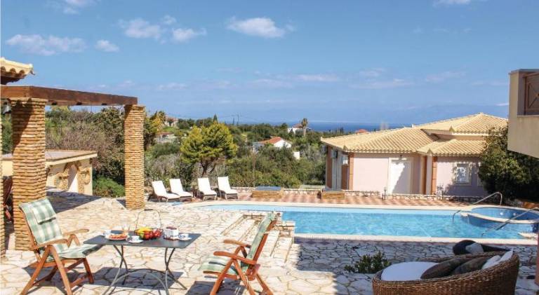 Fully equipped vacation home with terrace, garden & private pool | Pet-friendly in Pylos-Nestoras