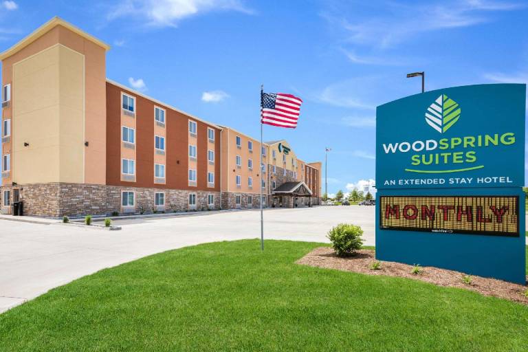 WoodSpring Suites Davenport Quad Cities — photo 5