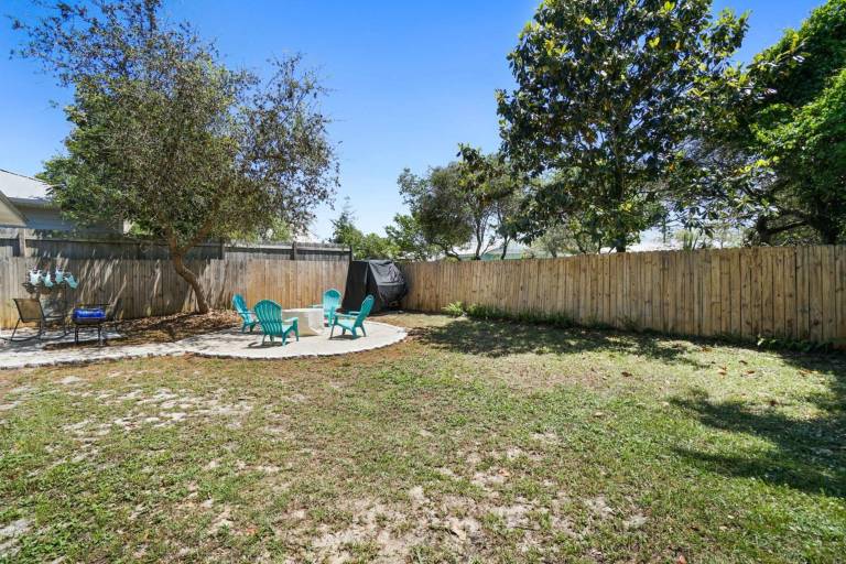 May Dates Available! Book Now! Short Walk to Beach! — photo 4
