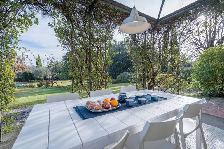 Villa with private pool, yard & barbecue — photo 2