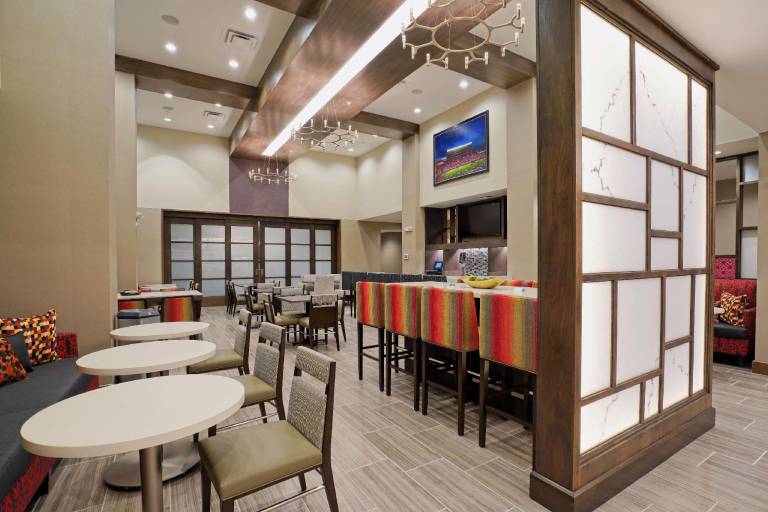 Hampton Inn & Suites by Hilton Lubbock University — photo 4