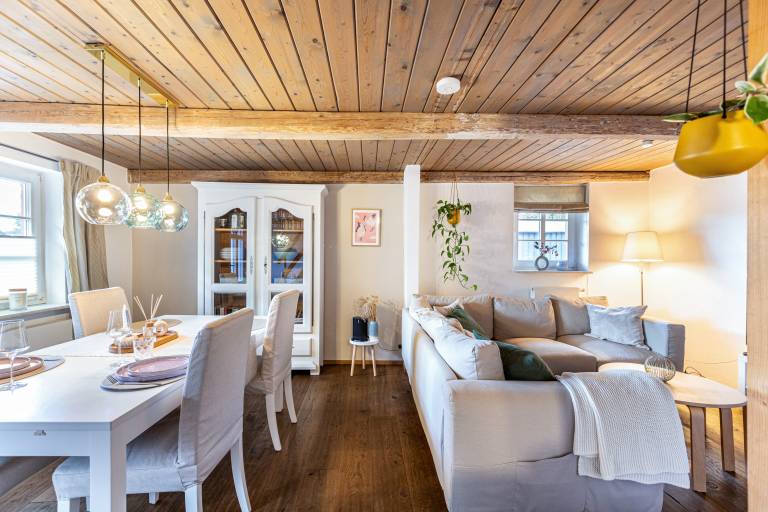 Holiday Home "Jules Reetdachkate" with Garden & Wi-Fi — photo 3