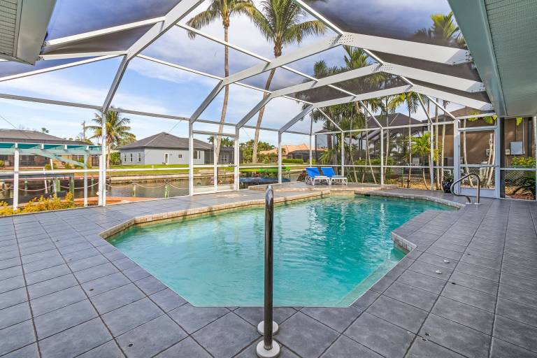 Private Beach, Heated Pool, Kayaks, & Pool Table - Villa Las Palmas - Roelens Vacations — photo 4