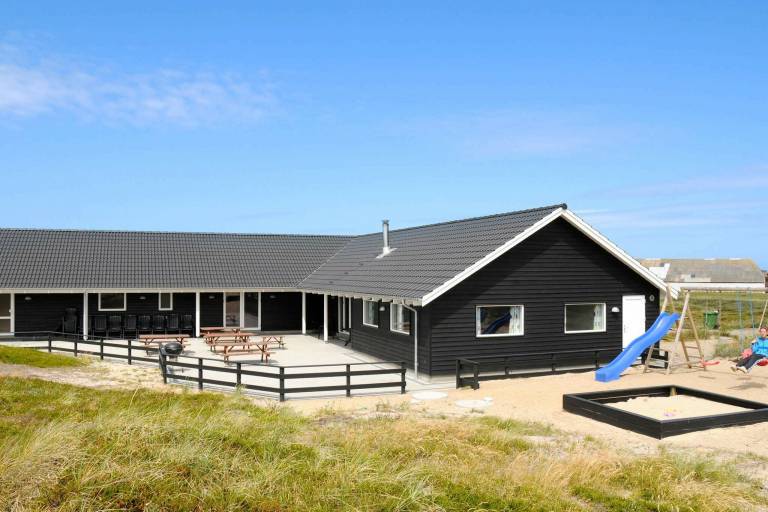 Fully equipped spacious house with pool, terrace & jacuzzi | Pets allowed in Harboore