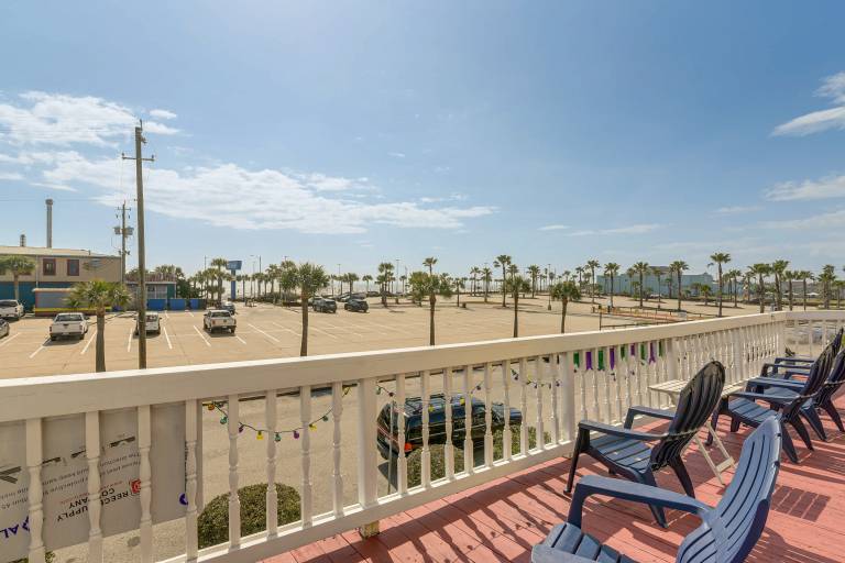 Steps to Pleasure Pier: Family Escape w/ Pool! — photo 2