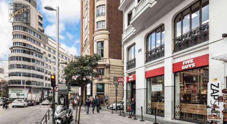 Lovely big House in Gran via - Friends & Families — photo 5