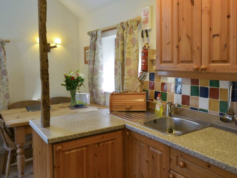 Cottage with garden, jacuzzi & sauna | River view — photo 3
