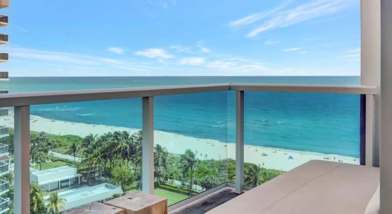Apartment with pool | Near Miami Beach Botanical Garden in Miami Beach, FL
