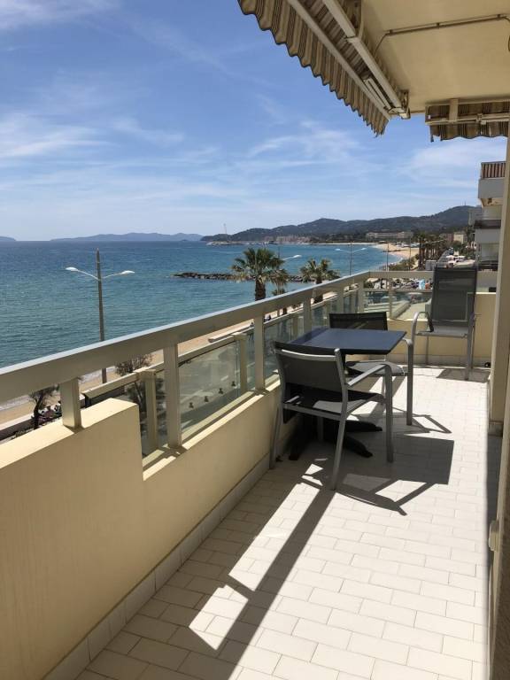 Child-friendly apartment with garden | Sea view | Beach nearby | Pets allowed in Le Lavandou