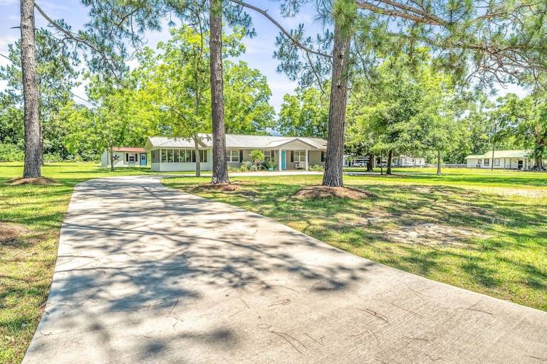 House Laurel Hill