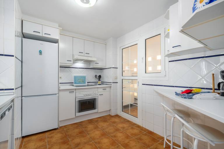 Rental apartment with garden, patio & pool — photo 4