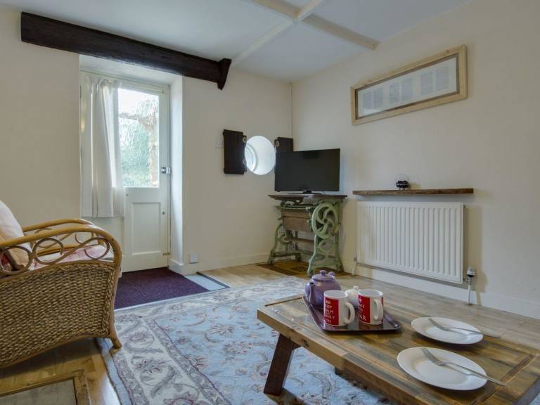 Fully equipped cottage with yard | Pet-friendly — photo 4