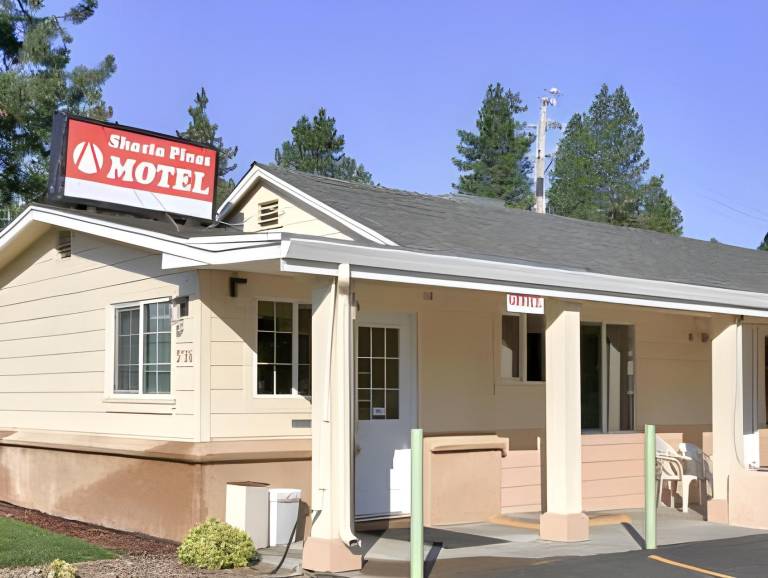 Shasta Pines Motel & Suites — photo 2