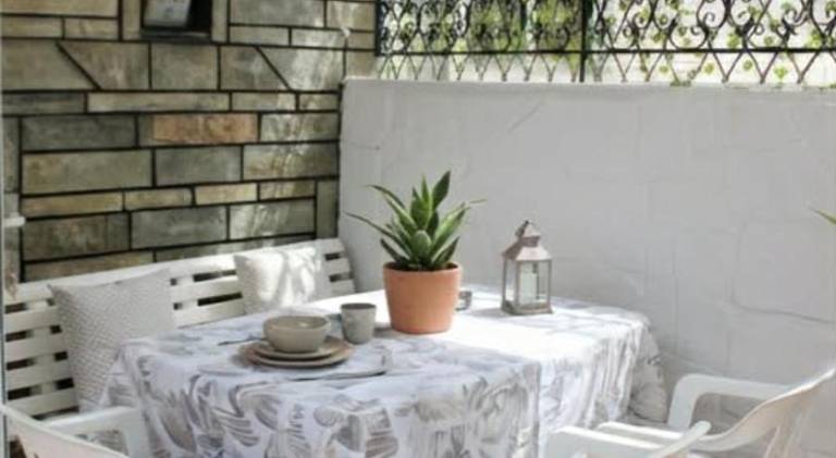 Fully equipped rental apartment with patio | Next to the beach | Pets allowed — photo 4
