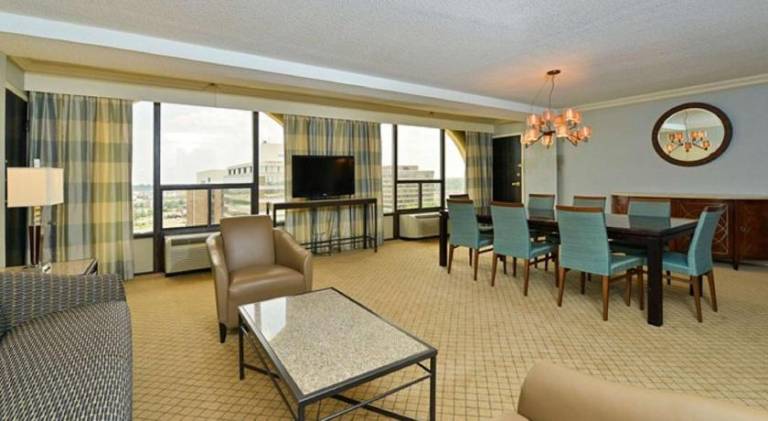 Hotel Belvoir Springfield — photo 2