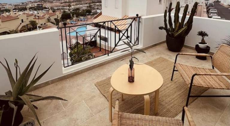 Fully equipped villa with private pool, terrace & jacuzzi | Suitable for remote work | Pets allowed — photo 5