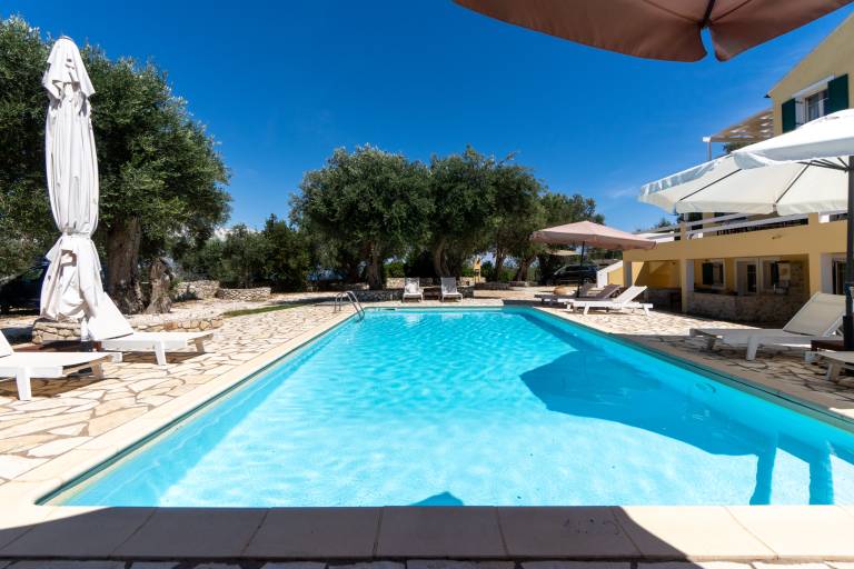 Apartment  Paxos