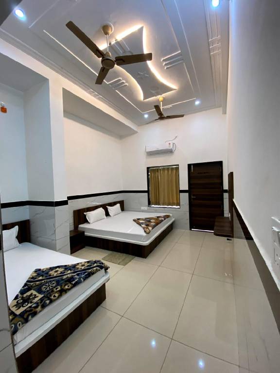 Shri Radhe Radhe Palace — photo 2