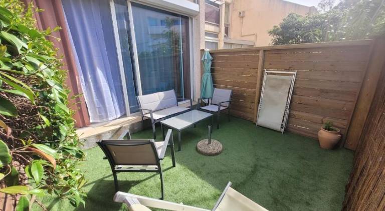 Beautiful holiday apartment with patio | Next to the beach | Pet-friendly — photo 4