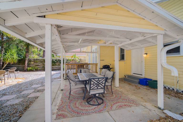 Fido Friendly, Fenced Yard, Fire Pit, Near Sarasota Beaches and Downtown! — photo 5
