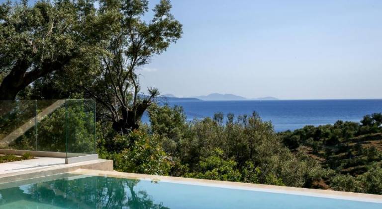 Scirocco Luxury Villas & Suites in Lefkada