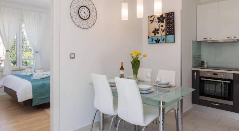 Holiday apartment with terrace | Near Diocletian's Palace — photo 2