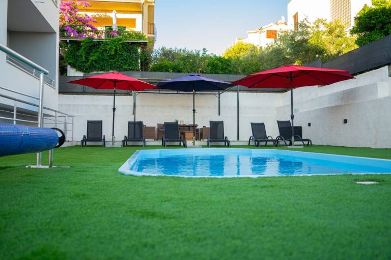 Fully equipped rental apartment with BBQ & pool | Sea view | Beach nearby | Dogs allowed in Okrug
