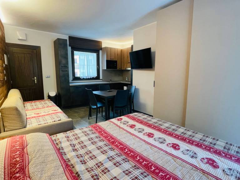 Fully equipped beautiful rental apartment with yard | Close to the ski | Pet-friendly — photo 3