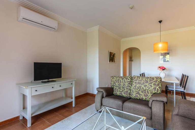 Apartment with terrace & pool — photo 2