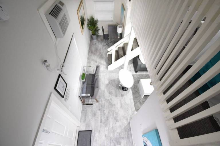 Apartment  Hollywood