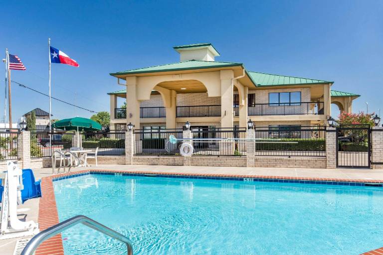 Quality Inn & Suites Abilene North — photo 2