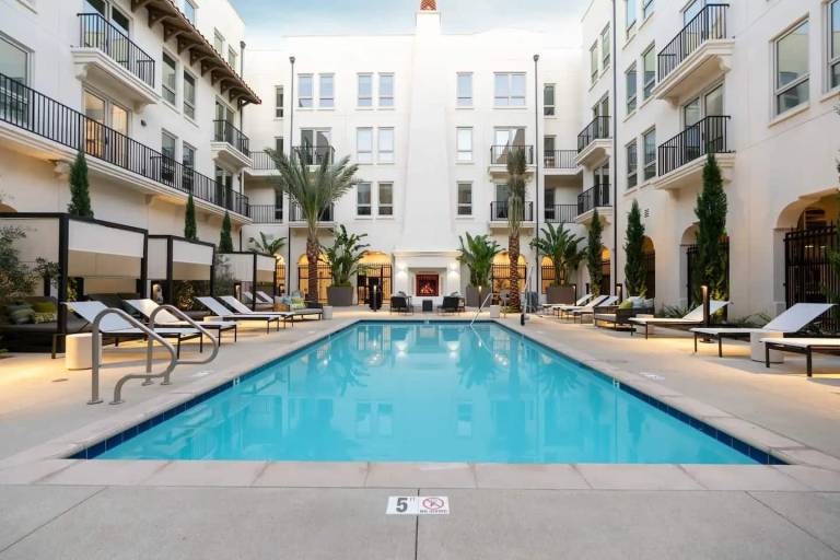 Apartment  La Verne