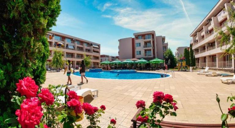 Holiday apartment with private pool & garden | Pet-friendly — photo 3