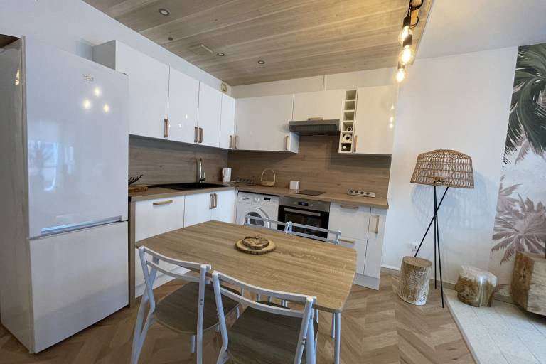 Apartment with terrace — photo 5